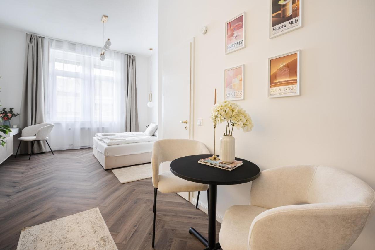 E13 - Grand Boulevard Heritage Suite - Best Location By Bqa Budapest Esterno foto