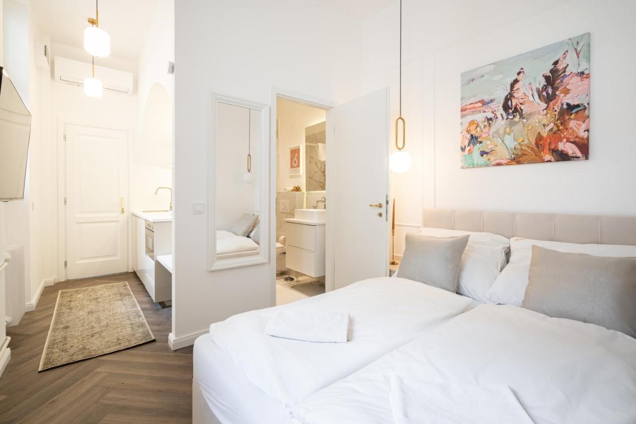 E13 - Grand Boulevard Heritage Suite - Best Location By Bqa Budapest Camera foto