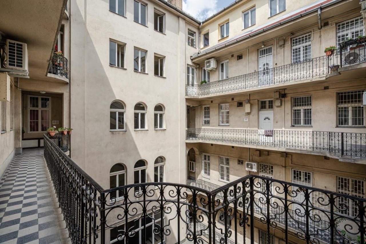 E13 - Grand Boulevard Heritage Suite - Best Location By Bqa Budapest Esterno foto