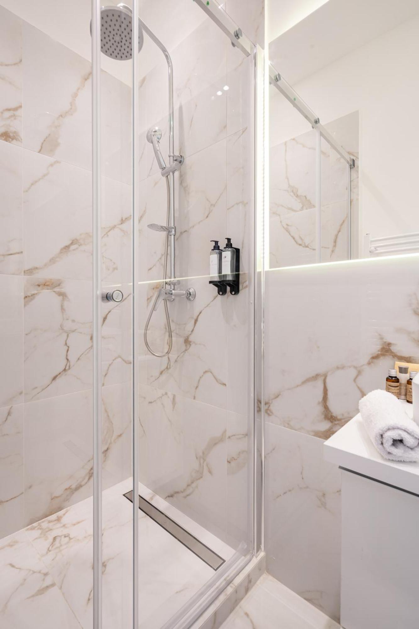 E13 - Grand Boulevard Heritage Suite - Best Location By Bqa Budapest Camera foto